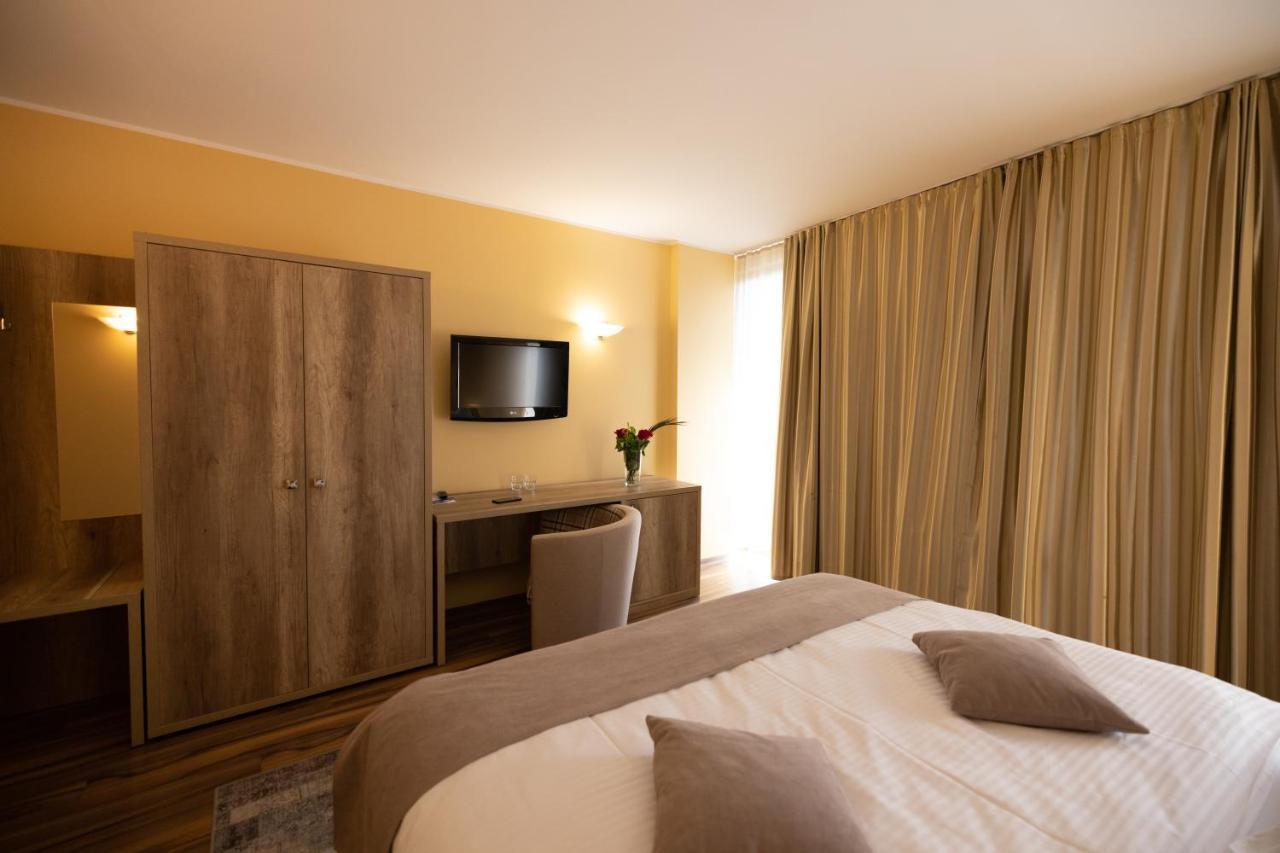 Hotel Perla Timişoara Extérieur photo