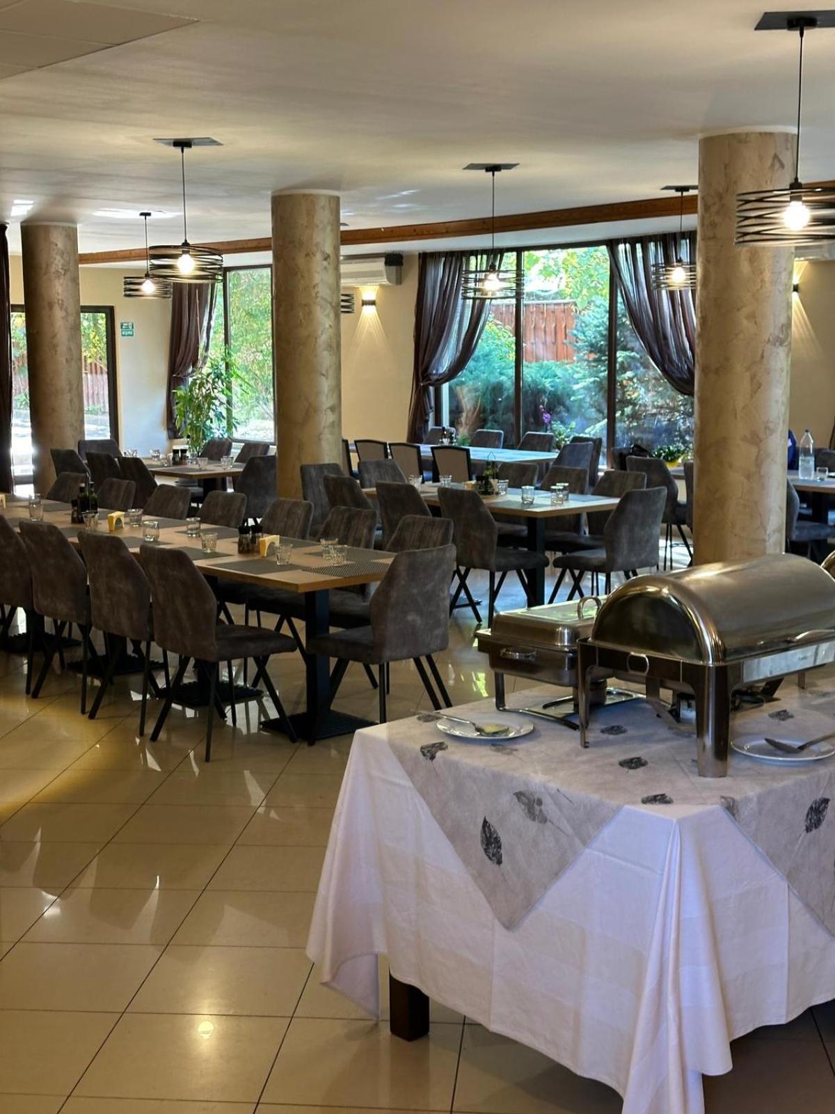Hotel Perla Timişoara Extérieur photo